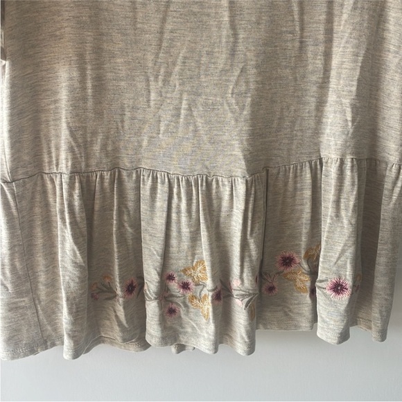 Francesca's Size Small Grey Floral Embroidered Peplum Babydoll Bohemian Style To - Picture 3 of 7